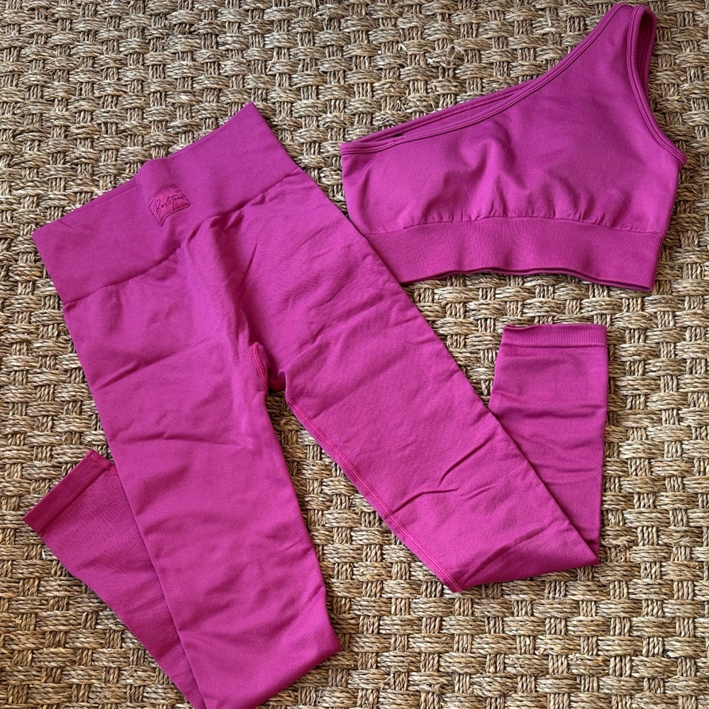 XS TWO PIECES PINK SET One-Shoulder top and leggings BO+TEE in MINT Condition!